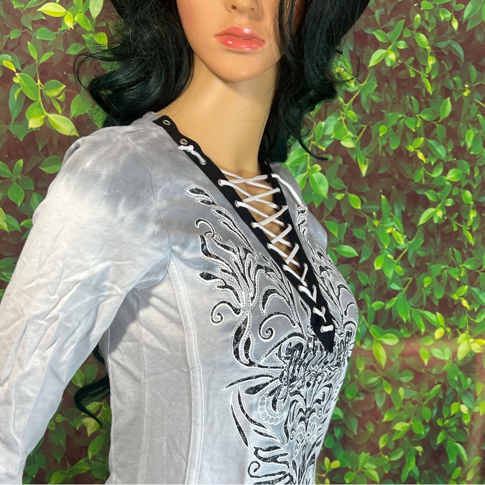 Affliction Women’s long sleeve sweater - Picture 14 of 15